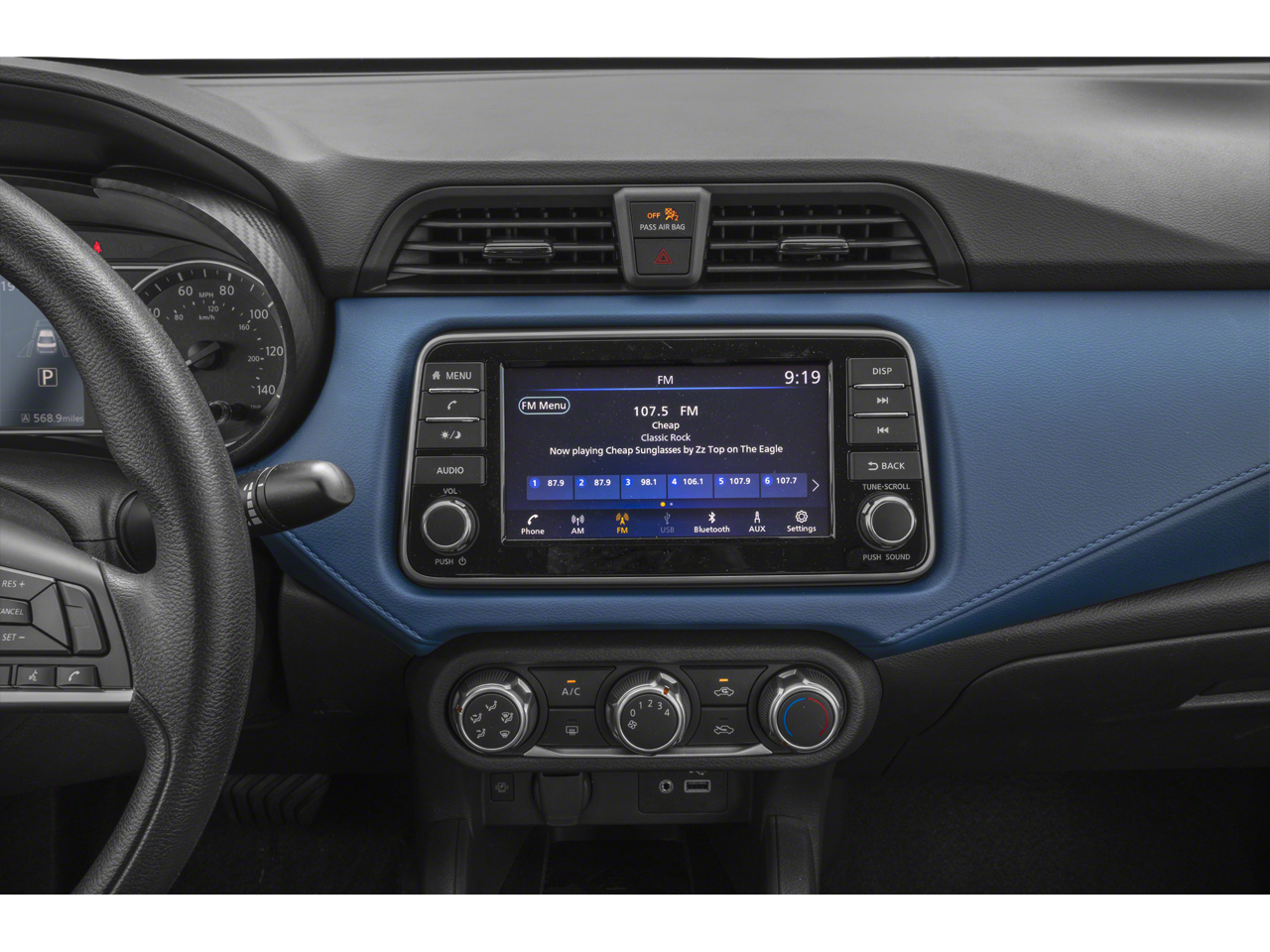 2025 Nissan Versa SV 4dr Sedan