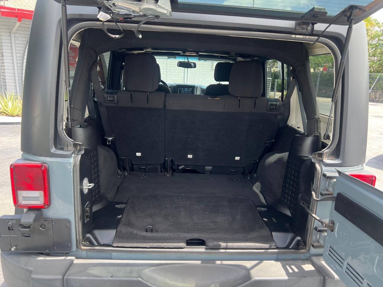 2014 Jeep Wrangler Unlimited Sport 4x4 4dr SUV