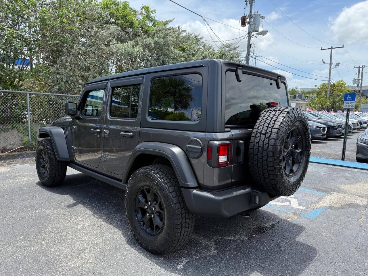 2021 Jeep Wrangler Unlimited Willys Sport 4x4 4dr SUV