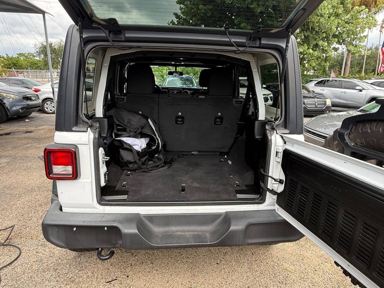 2021 Jeep Wrangler Unlimited Willys Sport 4x4 4dr SUV