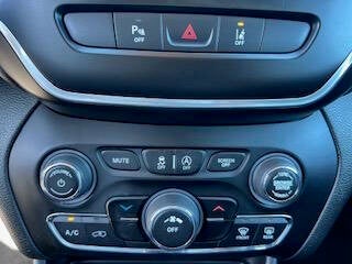 2021 Jeep Cherokee Latitude Plus 4dr SUV