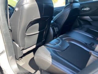 2021 Jeep Cherokee Latitude Plus 4dr SUV