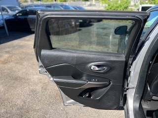 2021 Jeep Cherokee Latitude Plus 4dr SUV