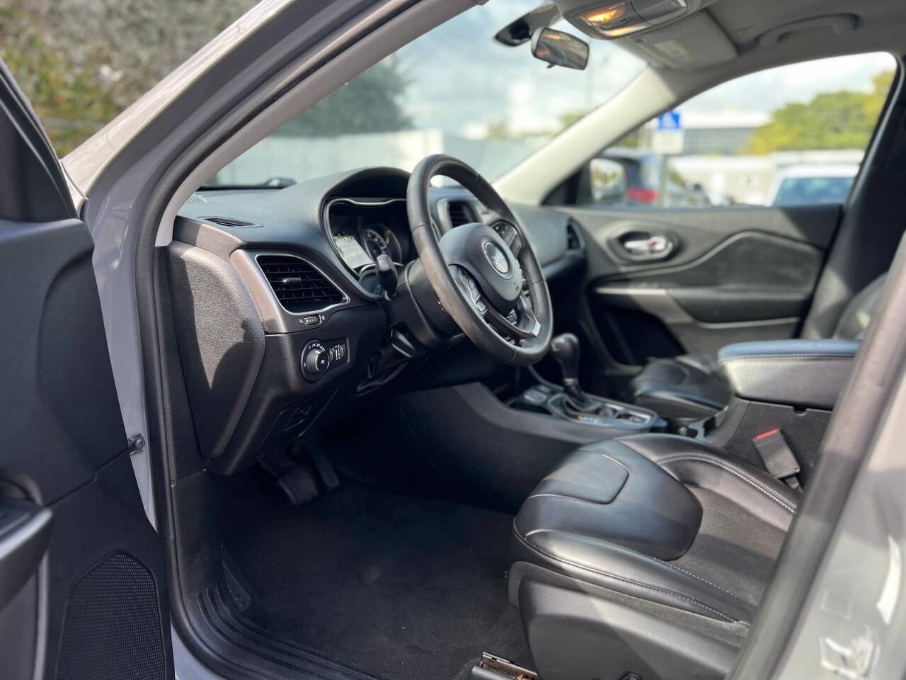 2020 Jeep Cherokee Latitude Plus 4dr SUV