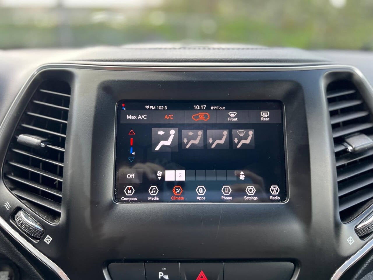 2020 Jeep Cherokee Latitude Plus 4dr SUV