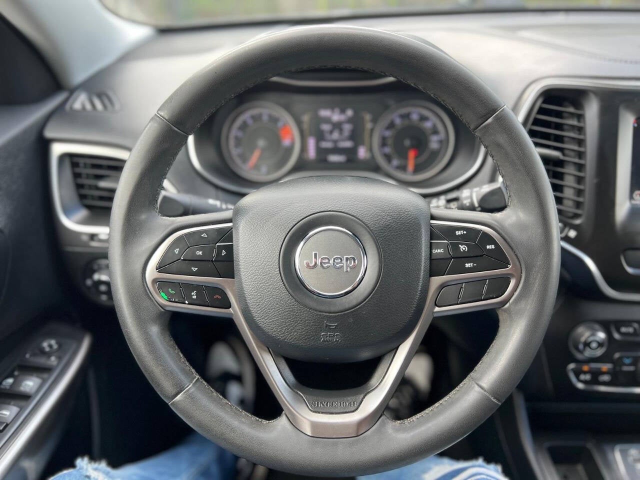 2020 Jeep Cherokee Latitude Plus 4dr SUV