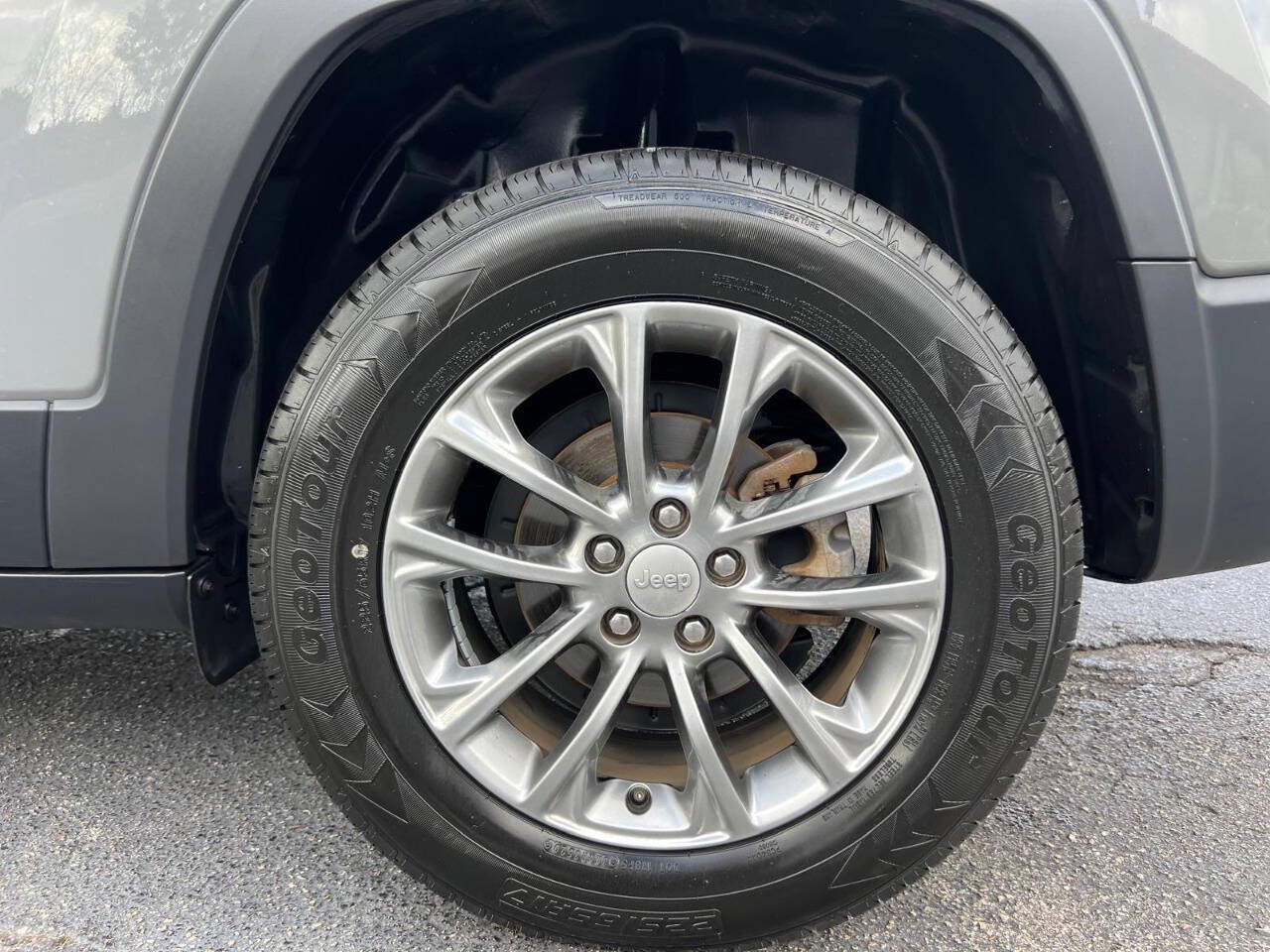 2020 Jeep Cherokee Latitude Plus 4dr SUV