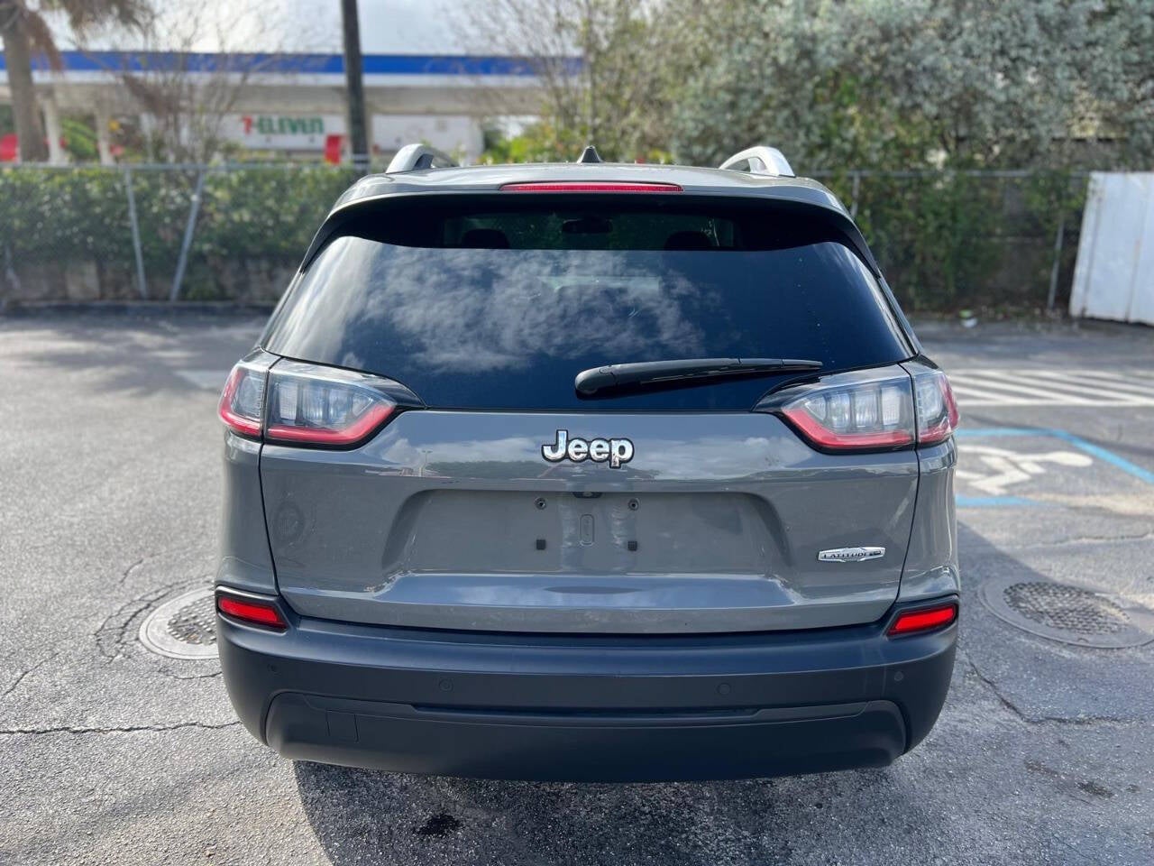 2020 Jeep Cherokee Latitude Plus 4dr SUV