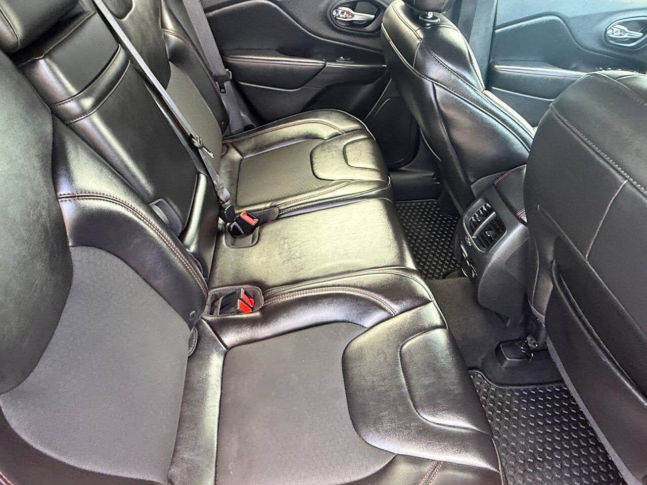2019 Jeep Cherokee Trailhawk 4x4 4dr SUV