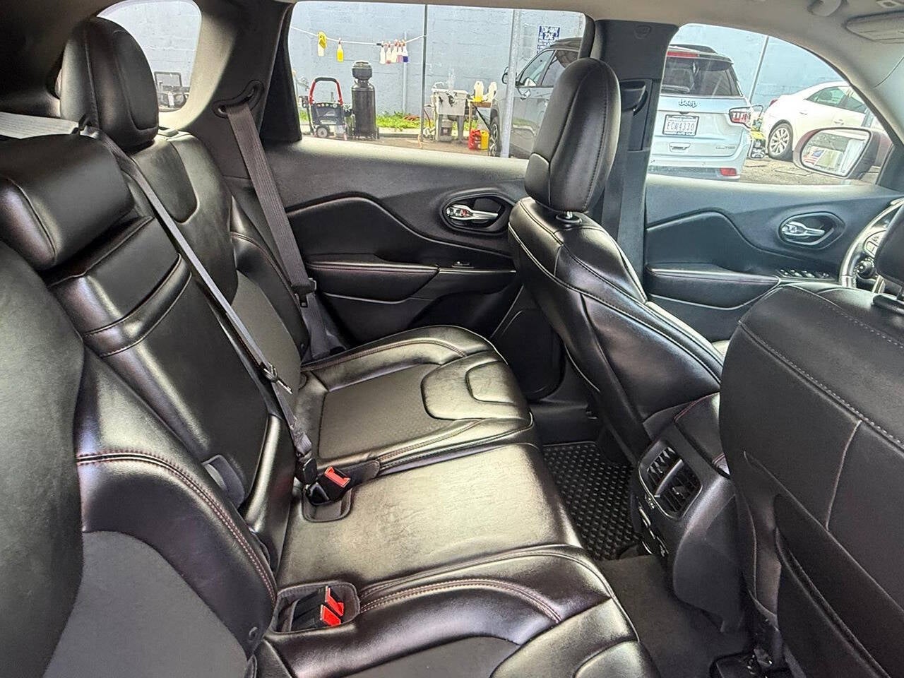 2019 Jeep Cherokee Trailhawk 4x4 4dr SUV