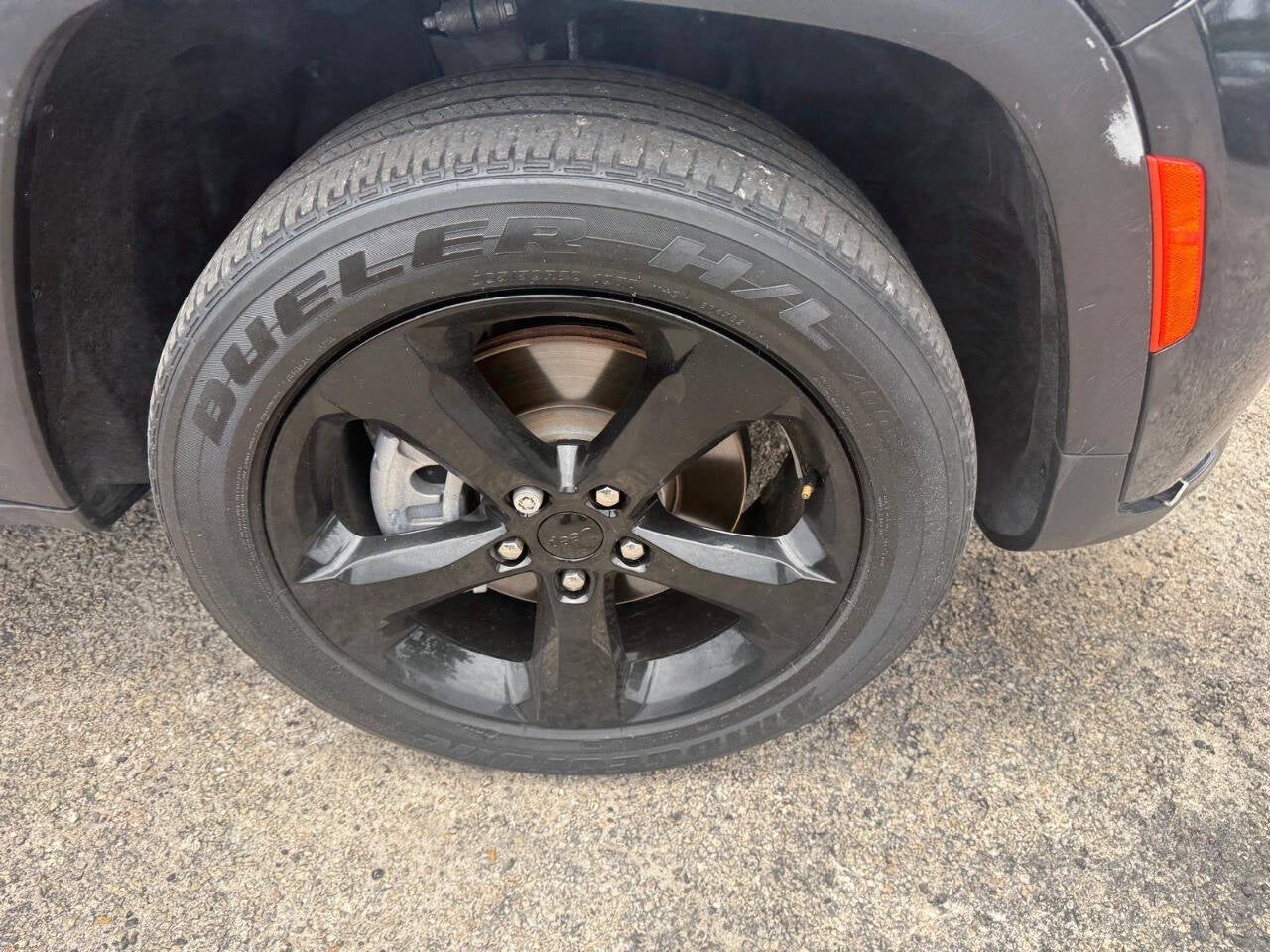 2023 Jeep Grand Cherokee L Laredo 4x2 4dr SUV