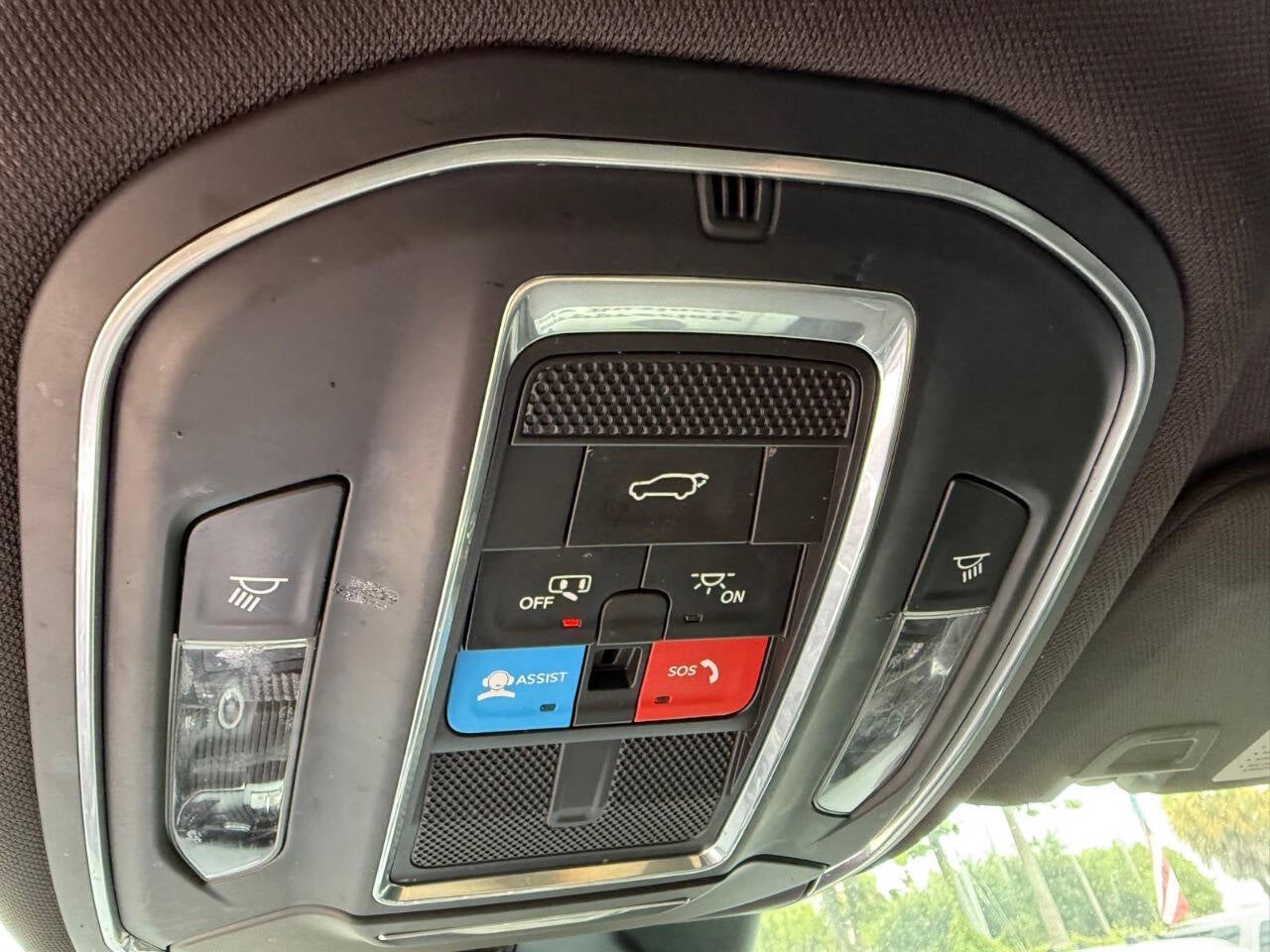 2023 Jeep Grand Cherokee L Laredo 4x2 4dr SUV