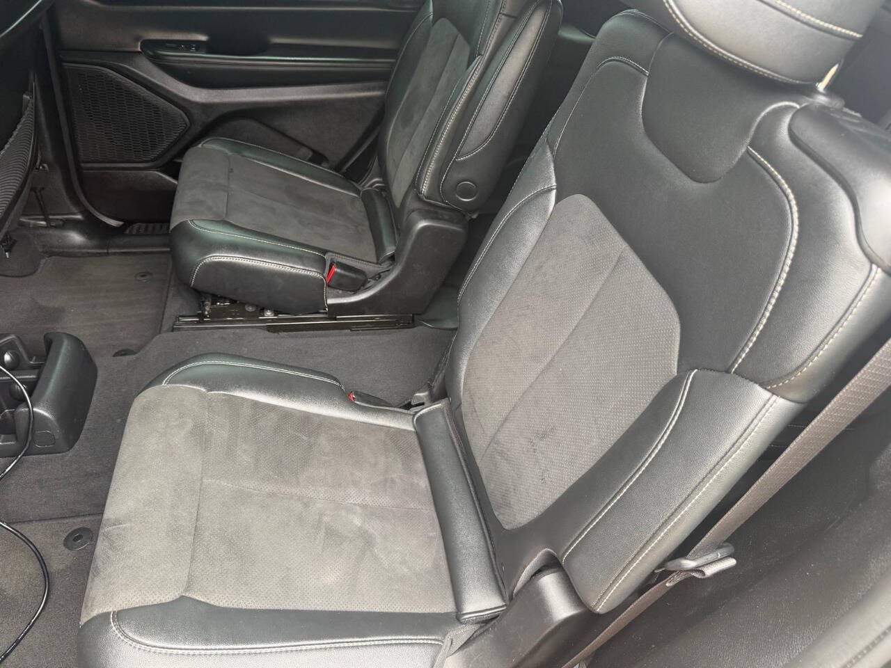 2023 Jeep Grand Cherokee L Laredo 4x2 4dr SUV