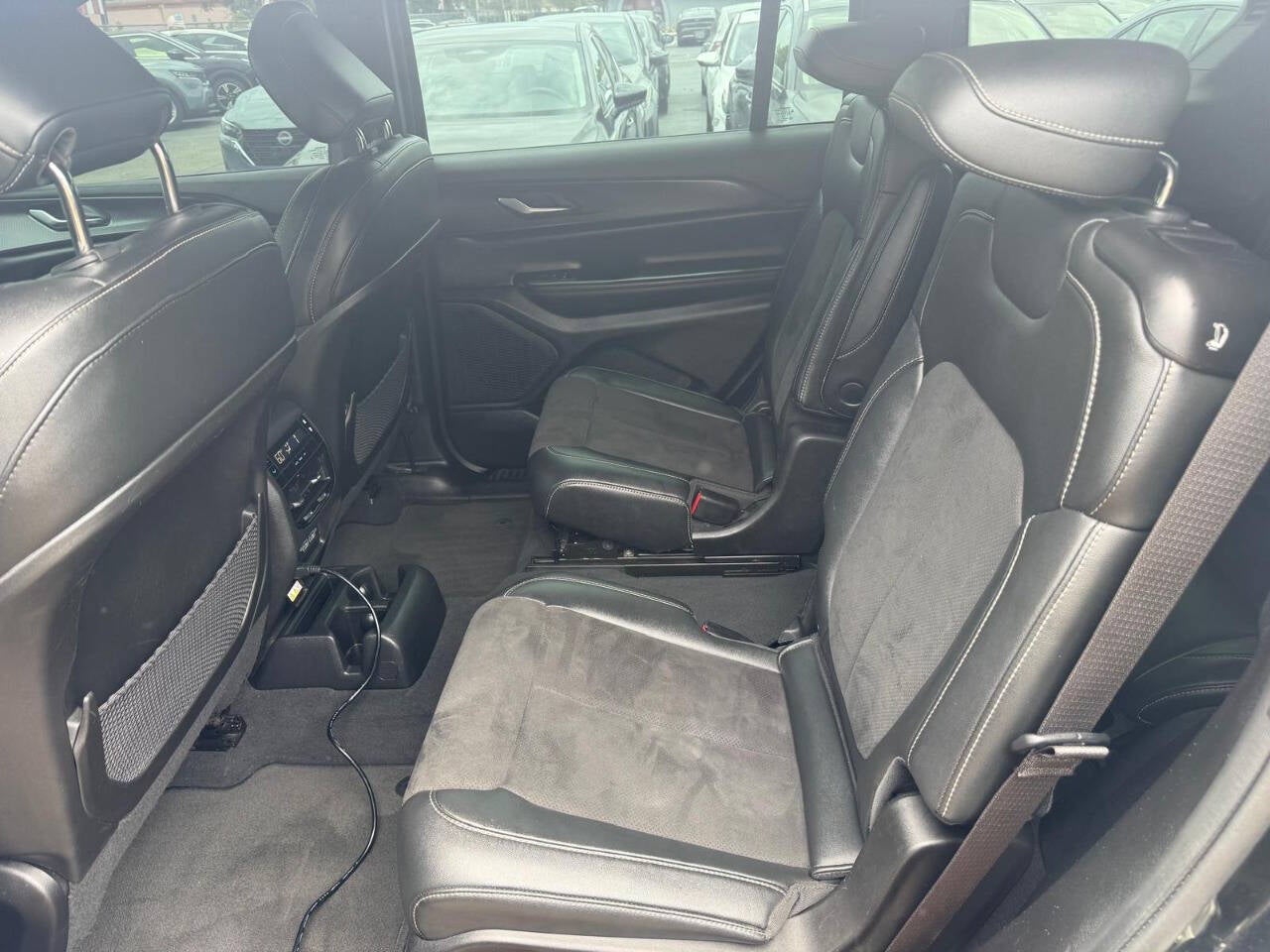 2023 Jeep Grand Cherokee L Laredo 4x2 4dr SUV