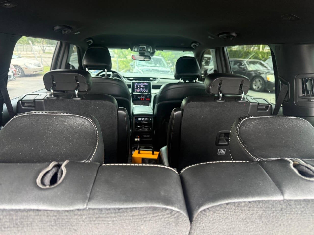 2023 Jeep Grand Cherokee L Laredo 4x2 4dr SUV
