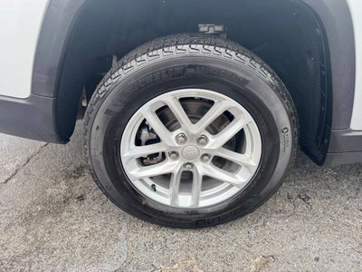 2023 Jeep Grand Cherokee L Laredo 4x4 4dr SUV