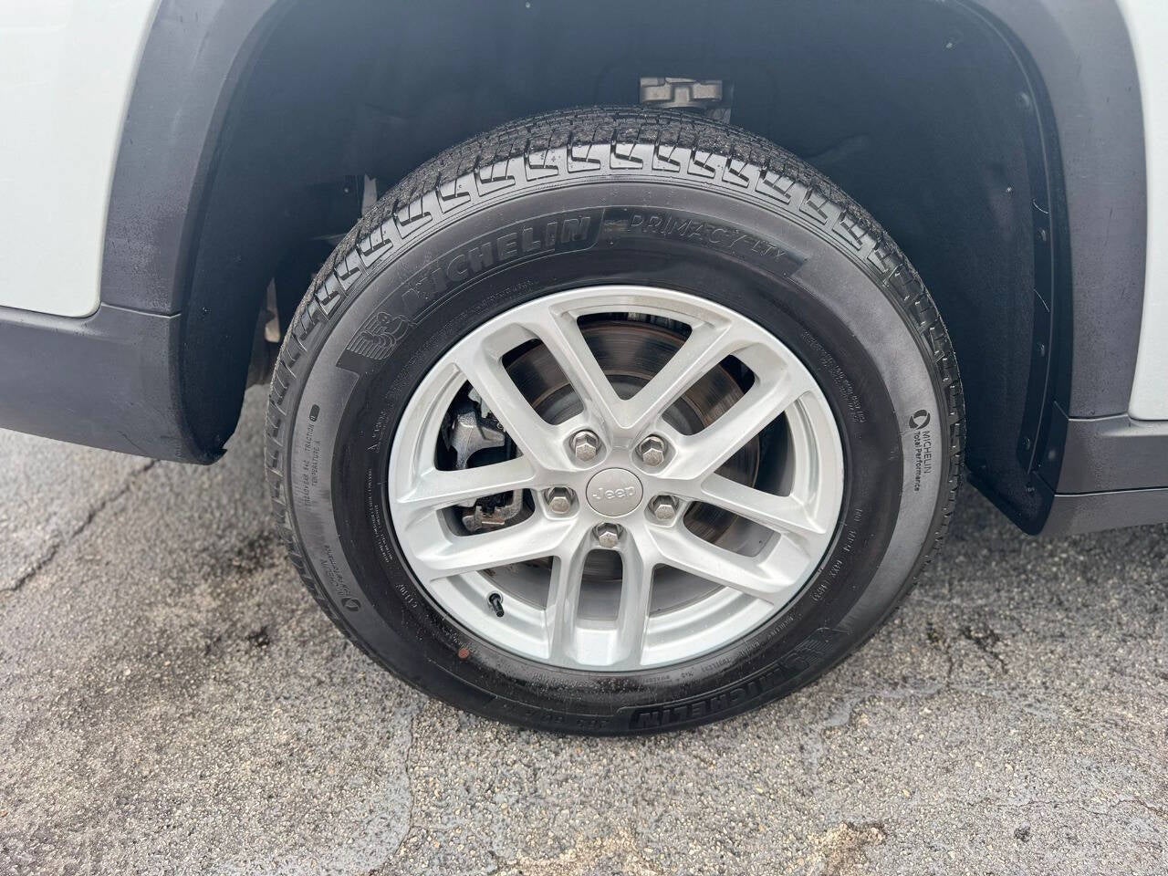 2023 Jeep Grand Cherokee L Laredo 4x4 4dr SUV