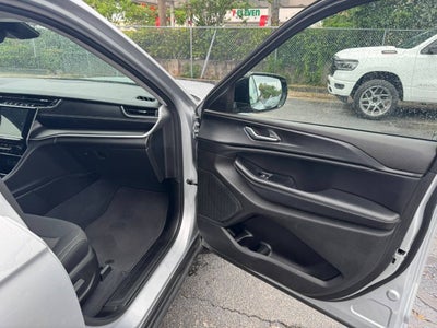 2023 Jeep Grand Cherokee L Laredo 4x4 4dr SUV