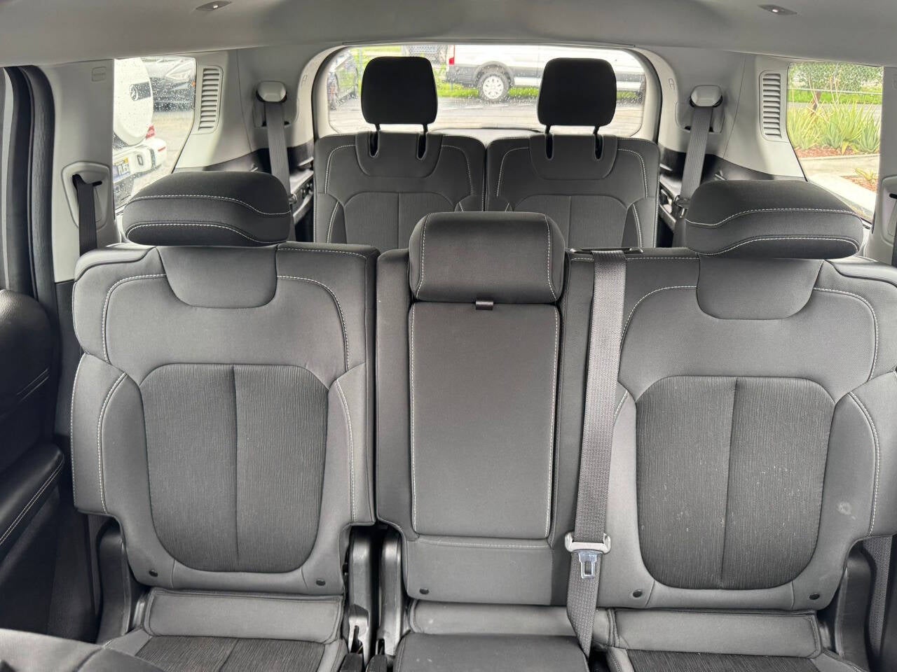 2023 Jeep Grand Cherokee L Laredo 4x4 4dr SUV