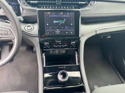 2023 Jeep Grand Cherokee L Laredo 4x4 4dr SUV