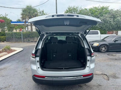 2023 Jeep Grand Cherokee L Laredo 4x4 4dr SUV