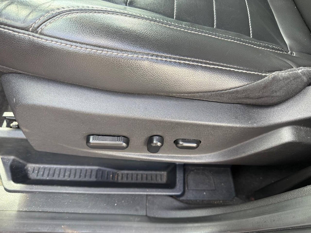 2016 Ford Escape Titanium 4dr SUV