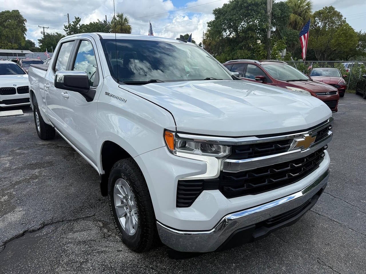 2024 Chevrolet Silverado 1500 LT Pickup 4D 6 1/2 ft