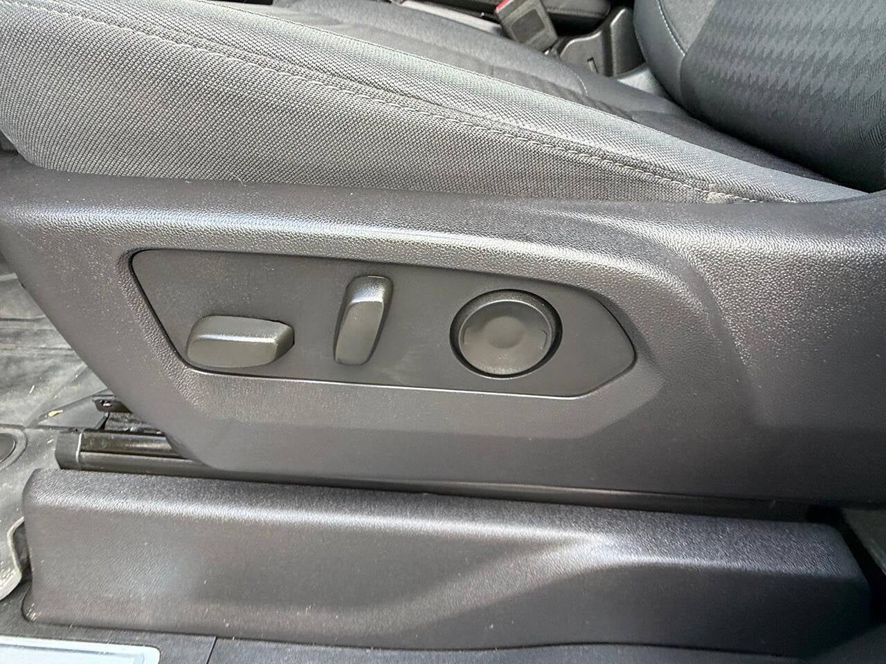 2024 Chevrolet Silverado 1500 LT Pickup 4D 6 1/2 ft