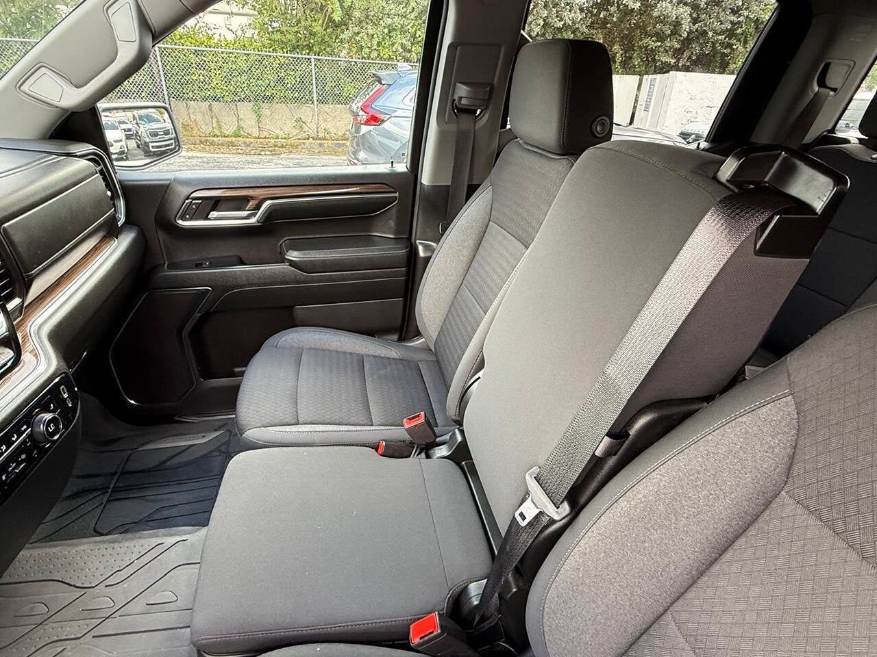 2024 Chevrolet Silverado 1500 LT Pickup 4D 6 1/2 ft