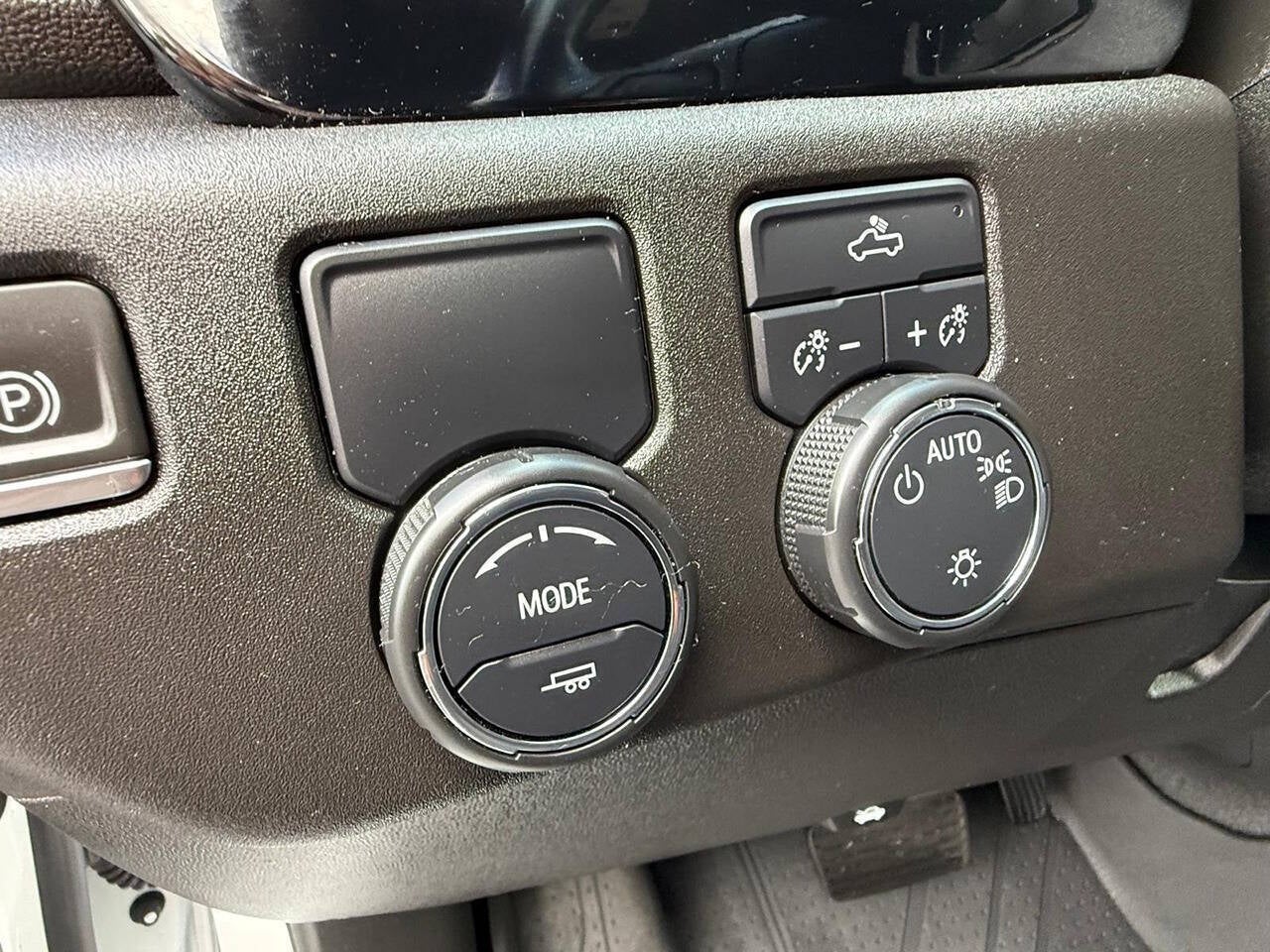 2024 Chevrolet Silverado 1500 LT Pickup 4D 6 1/2 ft