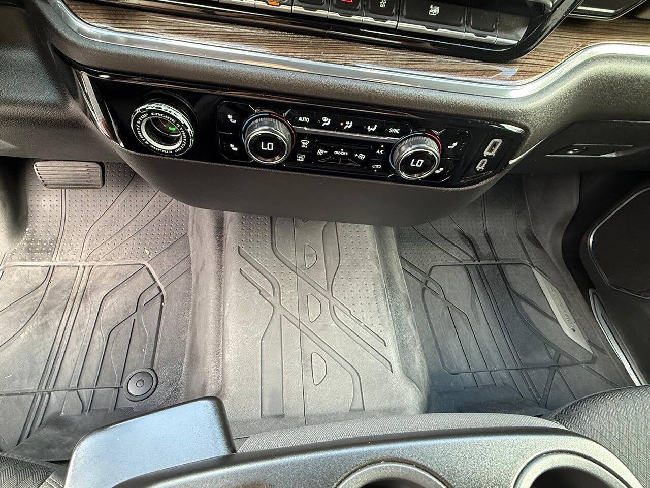 2024 Chevrolet Silverado 1500 LT Pickup 4D 6 1/2 ft