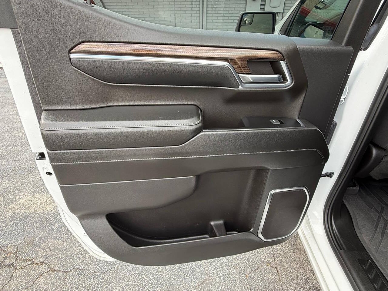 2024 Chevrolet Silverado 1500 LT Pickup 4D 6 1/2 ft