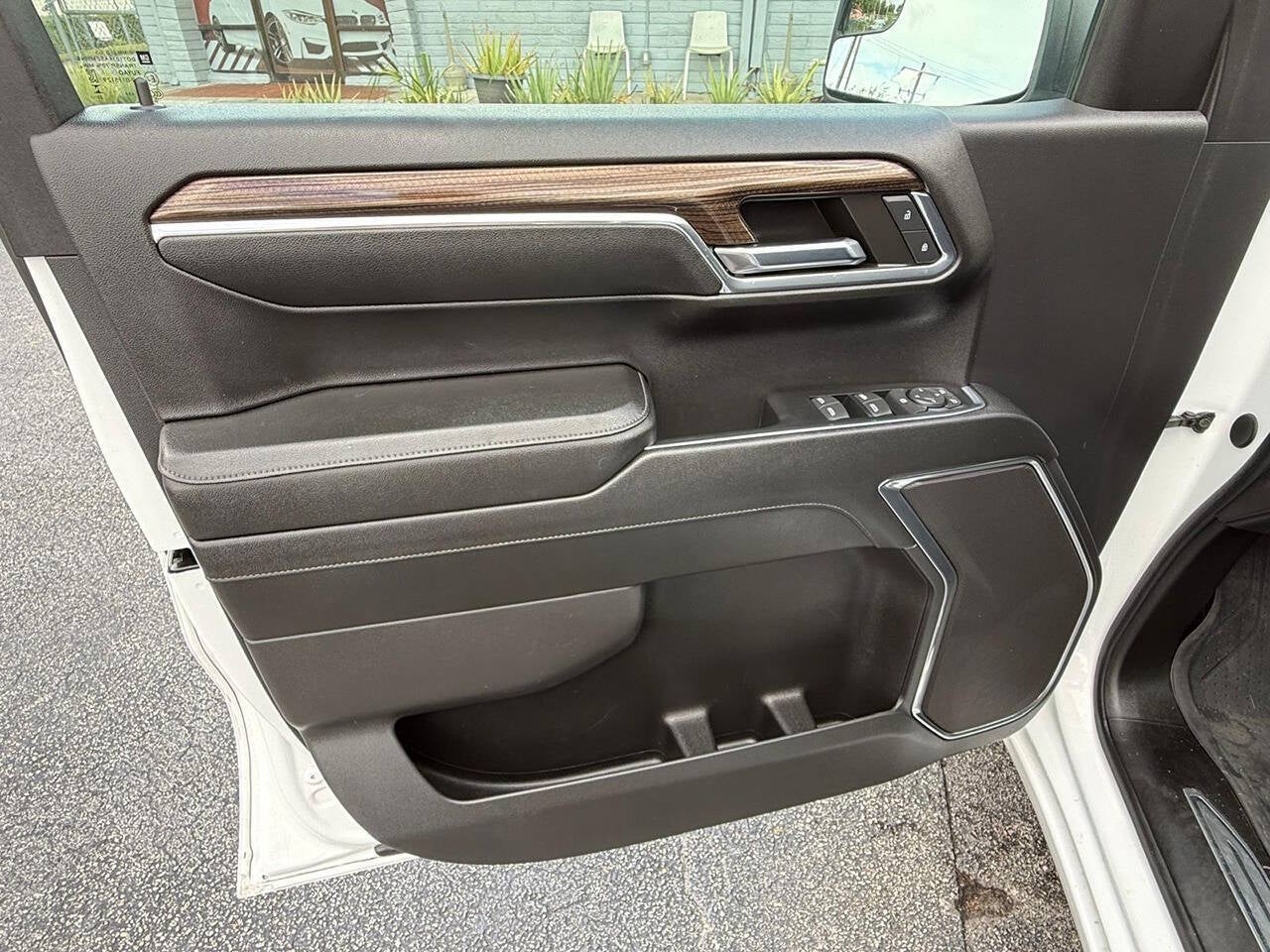 2024 Chevrolet Silverado 1500 LT Pickup 4D 6 1/2 ft