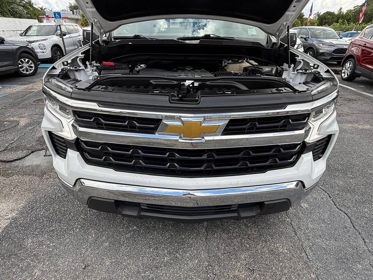 2024 Chevrolet Silverado 1500 LT Pickup 4D 6 1/2 ft