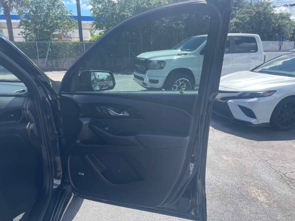 2023 Chevrolet Traverse LT Leather 4dr SUV