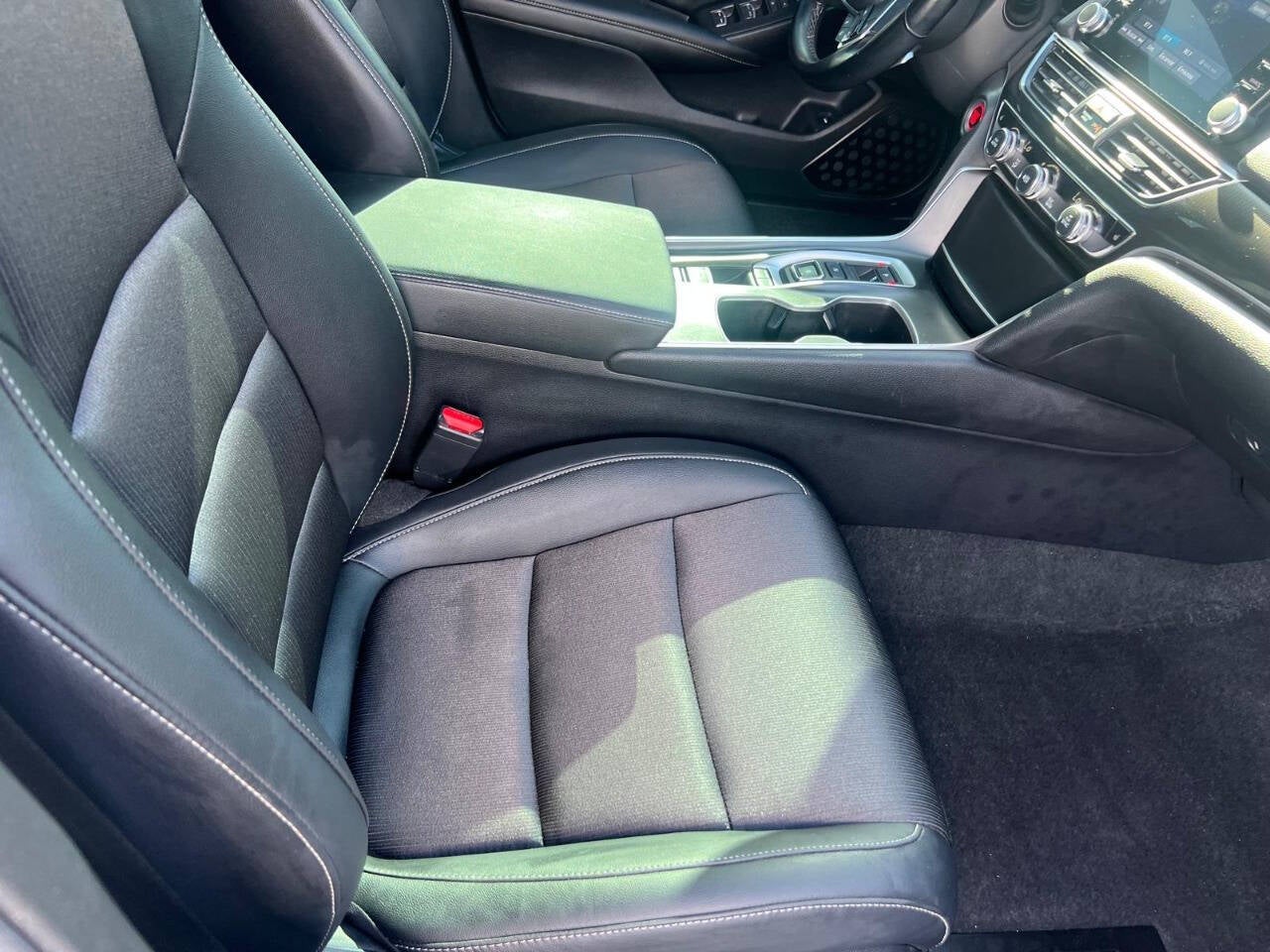 2022 Honda Accord Sport 4dr Sedan (2.0T I4 10A)