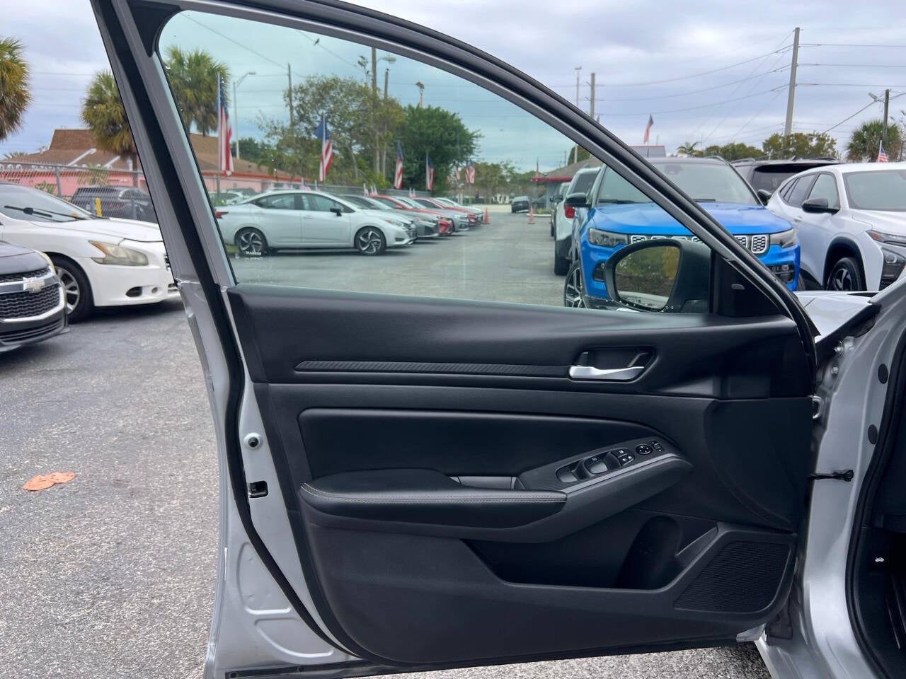 2024 Nissan Altima 2.5 SV 4dr Sedan