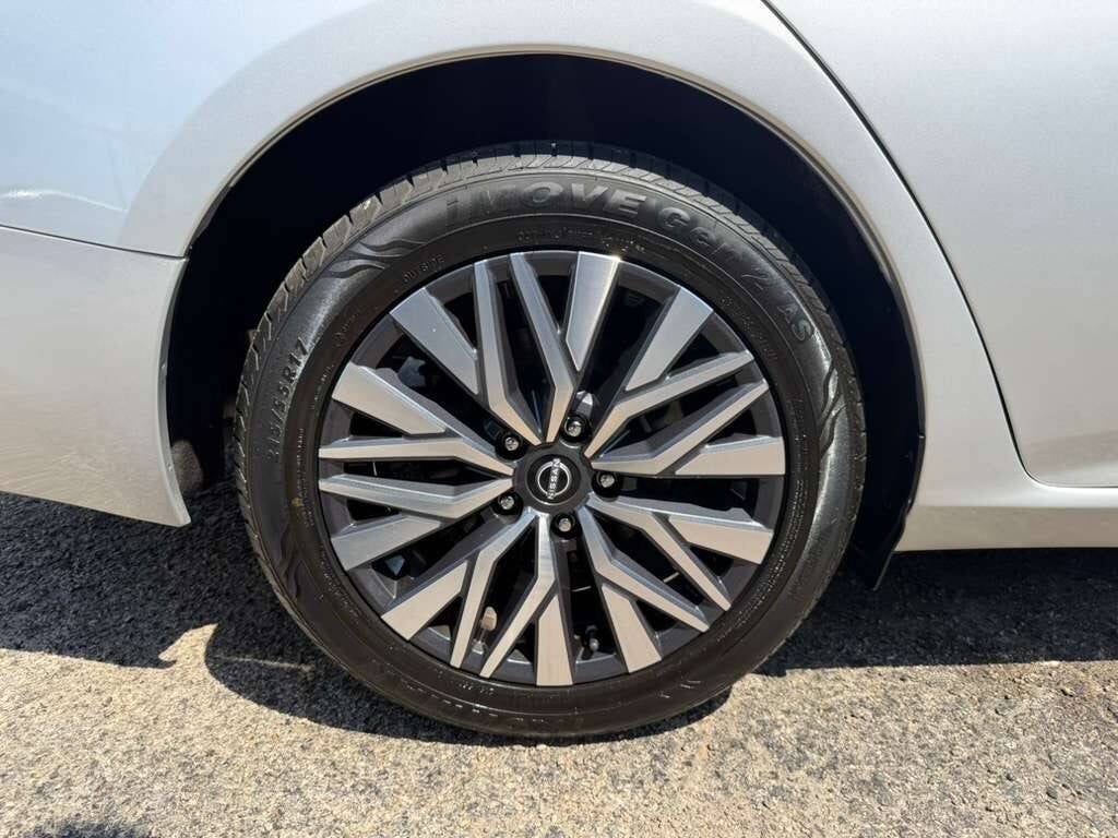 2024 Nissan Altima 2.5 SV 4dr Sedan