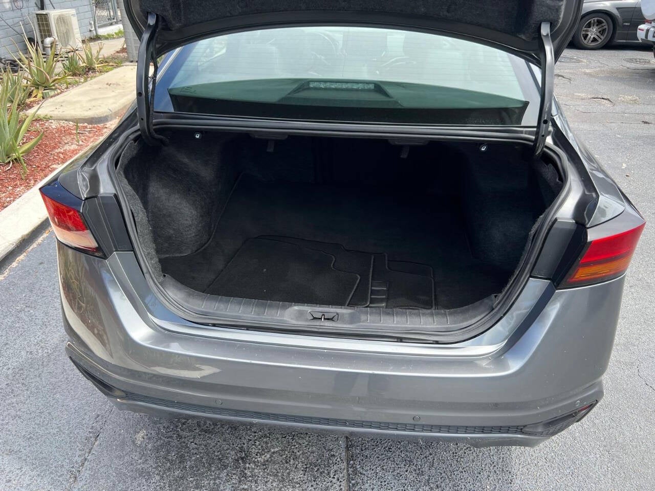 2023 Nissan Altima 2.5 SL 4dr Sedan