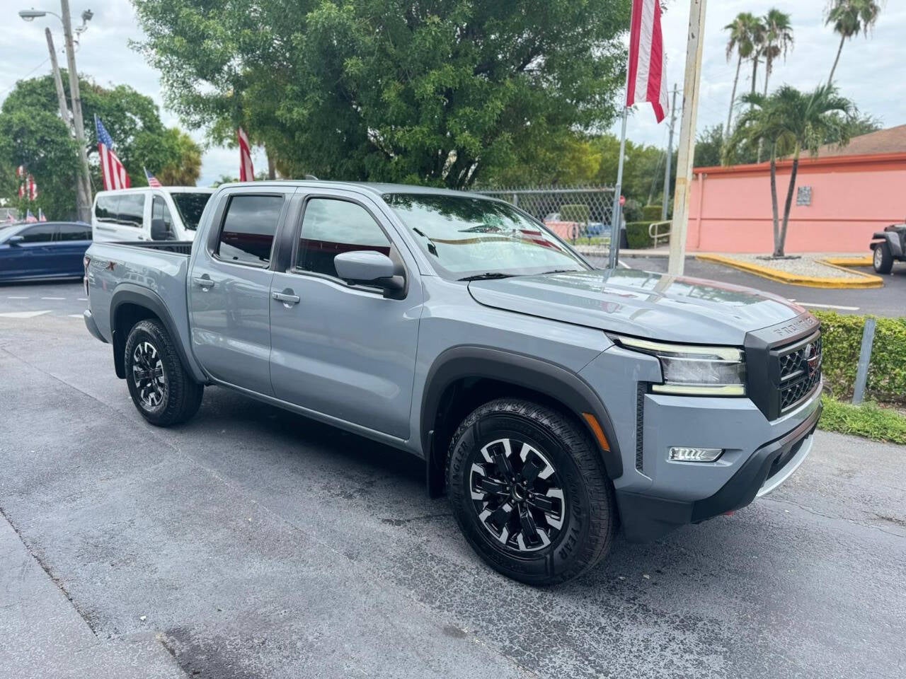 2023 Nissan Frontier SV 4x2 4dr Crew Cab 5 ft. SB