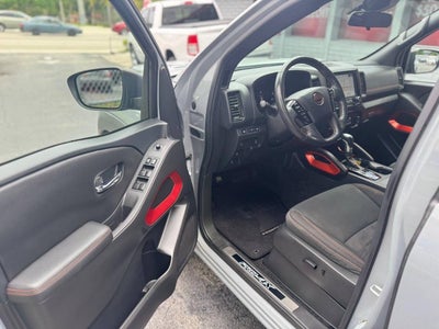 2023 Nissan Frontier SV 4x2 4dr Crew Cab 5 ft. SB