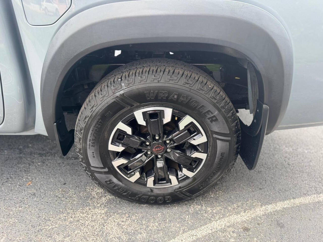 2023 Nissan Frontier SV 4x2 4dr Crew Cab 5 ft. SB