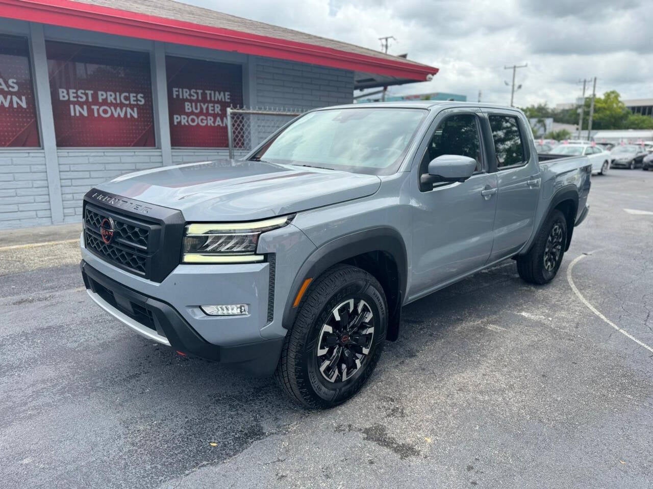 2023 Nissan Frontier SV 4x2 4dr Crew Cab 5 ft. SB