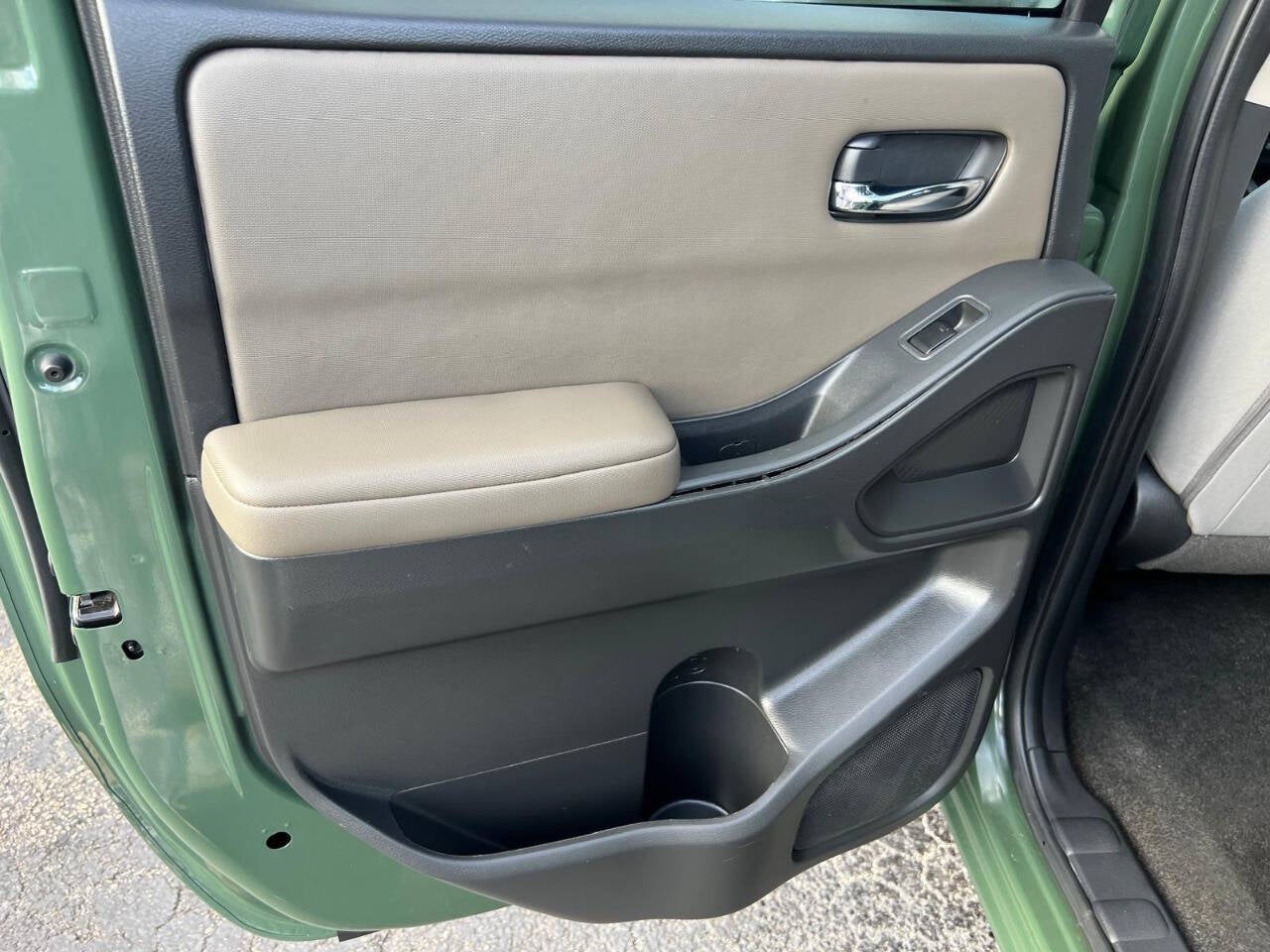 2023 Nissan Frontier SV 4x2 4dr Crew Cab 5 ft. SB