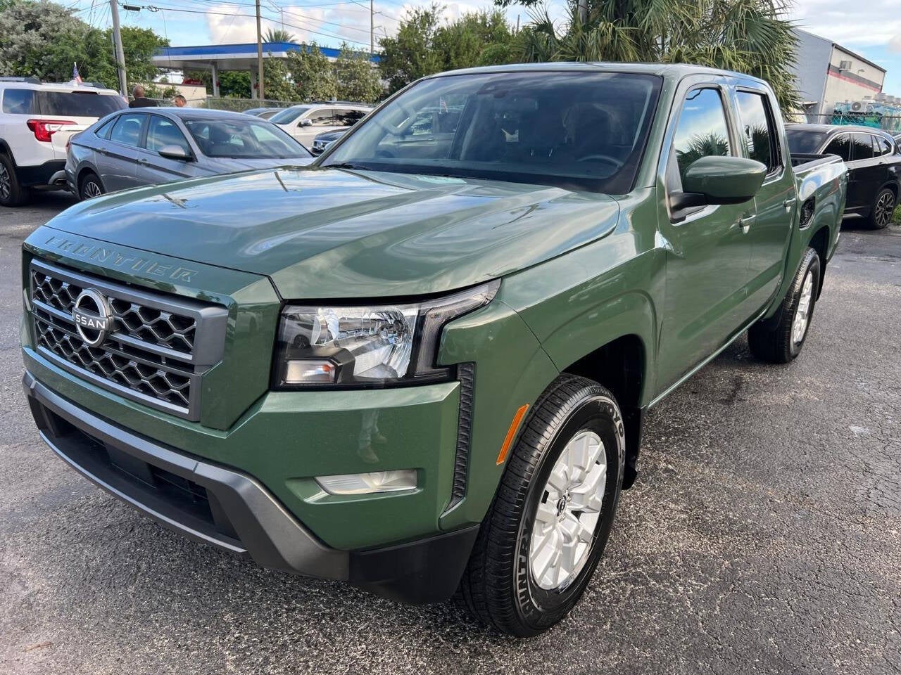 2023 Nissan Frontier SV 4x2 4dr Crew Cab 5 ft. SB