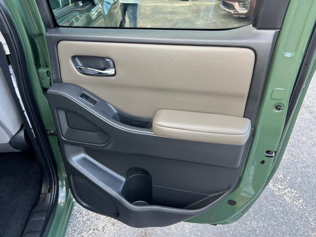 2023 Nissan Frontier SV 4x2 4dr Crew Cab 5 ft. SB