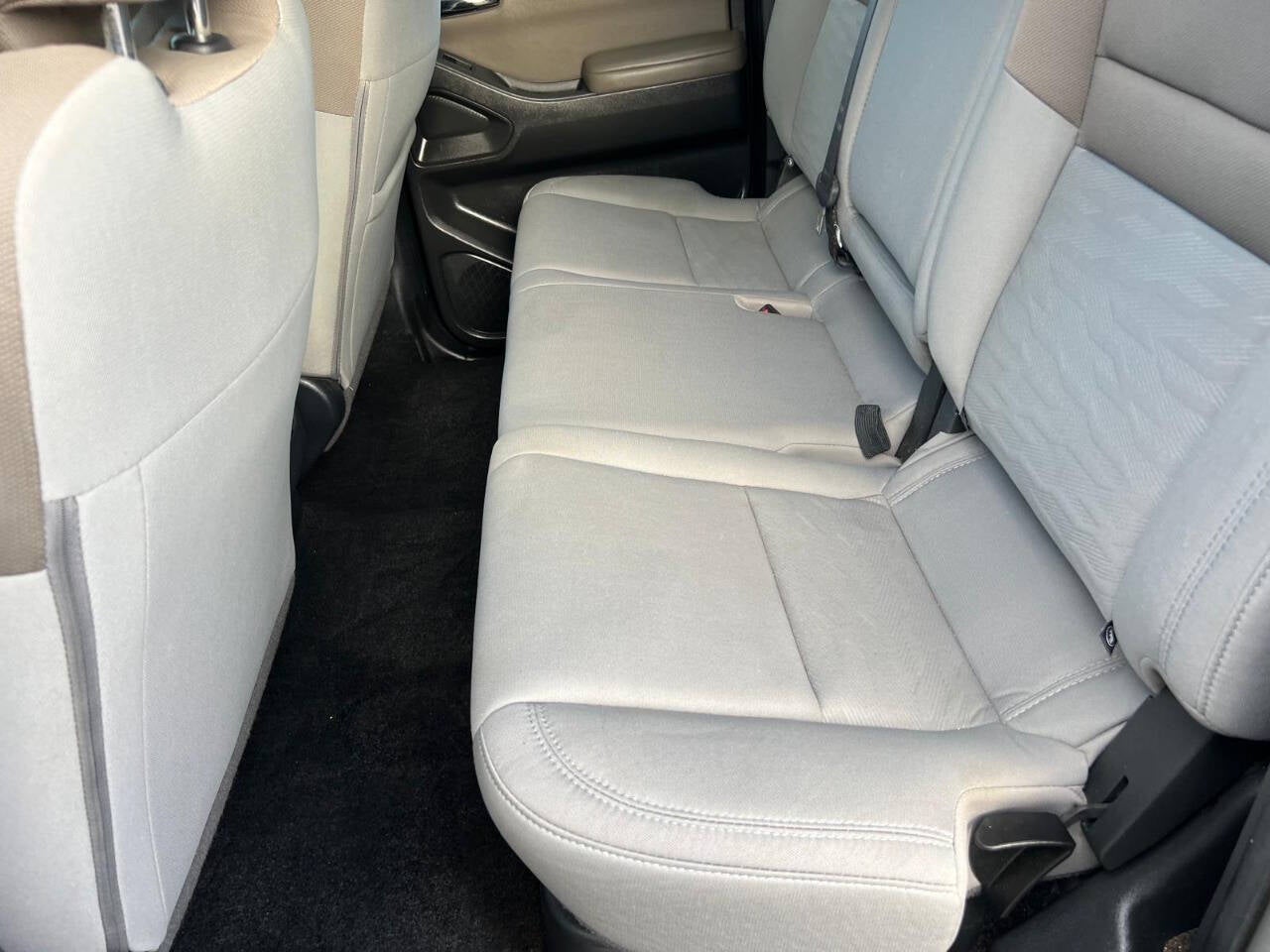 2023 Nissan Frontier SV 4x2 4dr Crew Cab 5 ft. SB