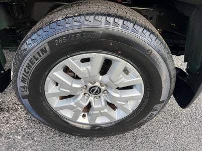 2023 Nissan Frontier SV 4x2 4dr Crew Cab 5 ft. SB