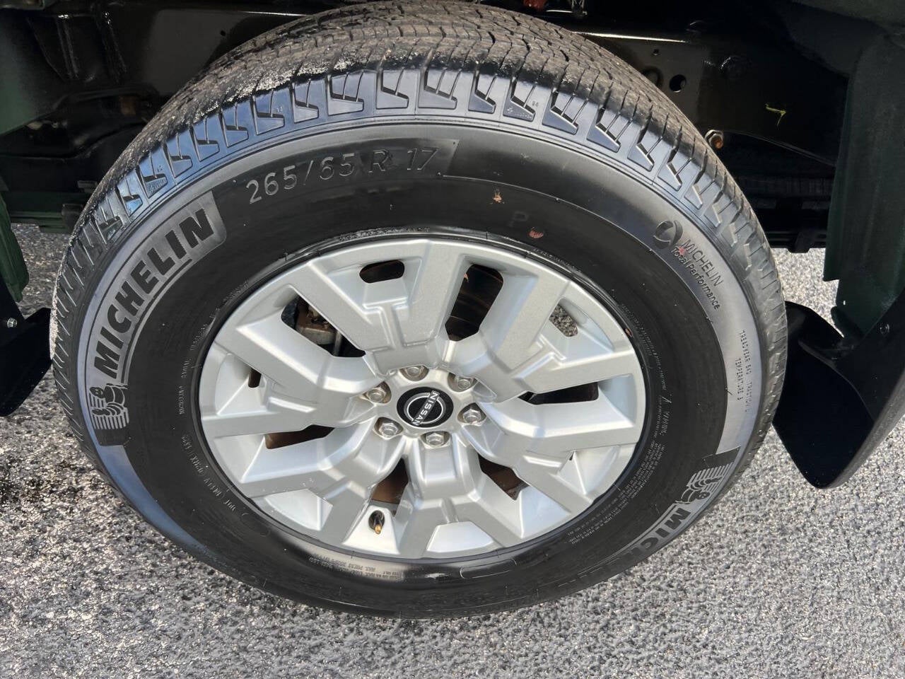 2023 Nissan Frontier SV 4x2 4dr Crew Cab 5 ft. SB