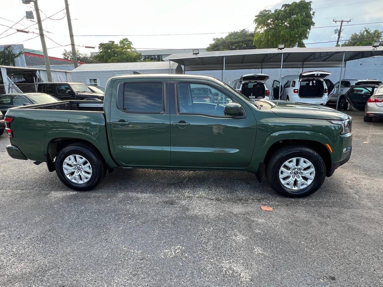 2023 Nissan Frontier SV 4x2 4dr Crew Cab 5 ft. SB